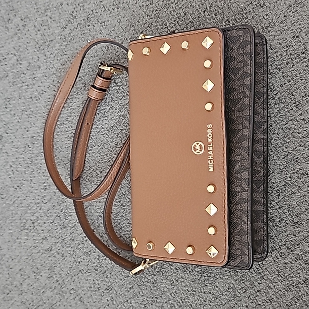 Michael Kors crossbody Small wallet